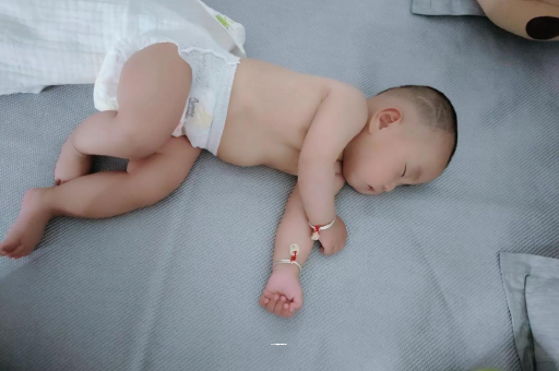 雅安宝宝发烧可以喝牛奶吗
